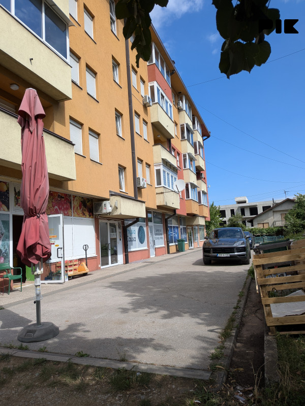 Stan Srebrenik 41m2