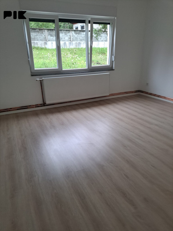 Iznajmljuje se renoviran sprat kuce- Slavinovici - Tuzla 3