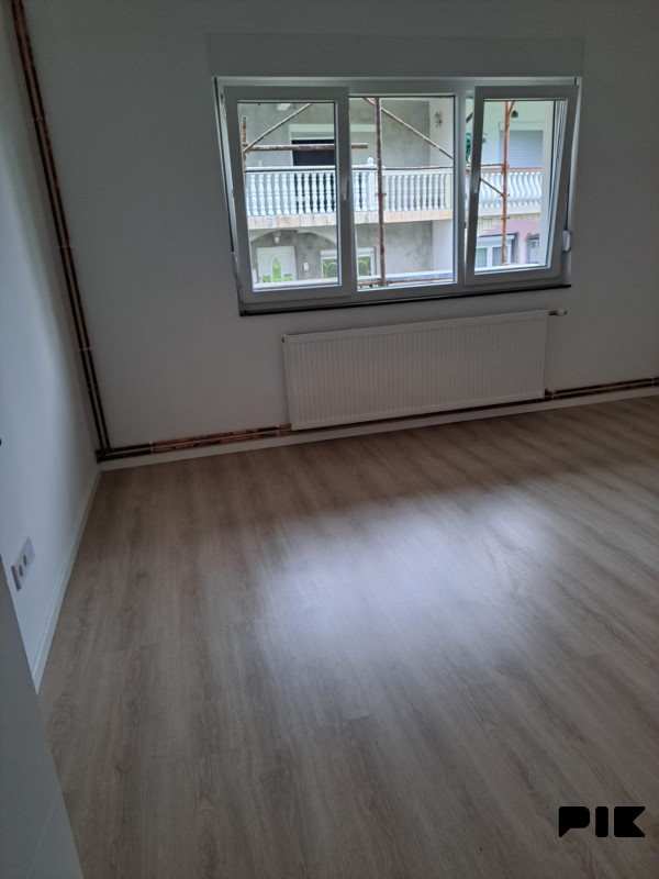 Iznajmljuje se renoviran sprat kuce- Slavinovici - Tuzla 6