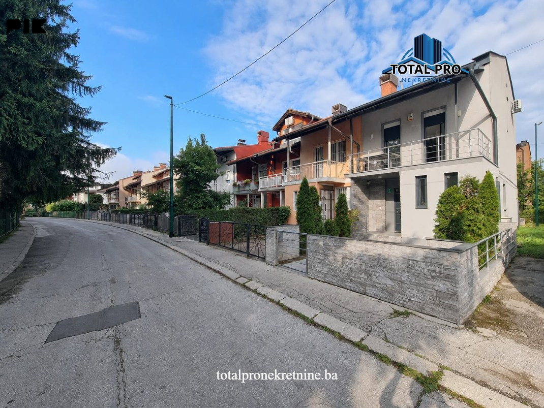 TOTAL PRO /Četverosoban stan s baštom 98 m2/ Aerodromsko naselje