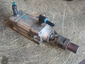 PNEUMATSKI CILINDAR FESTO