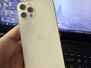 IPHONE 12 PRO 256GB KAO NOV 73% BAT SVE ORIGINALNO