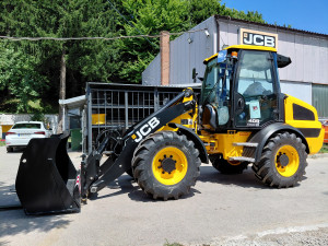 Utovarivač JCB 409