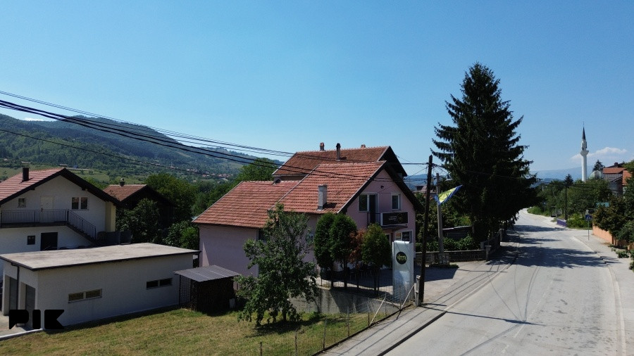 Dvospratna kuća sa poslovnim prostorom, Perin Han 3