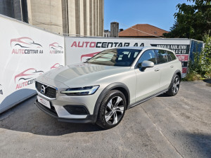 Volvo V60 Cross Country 2022