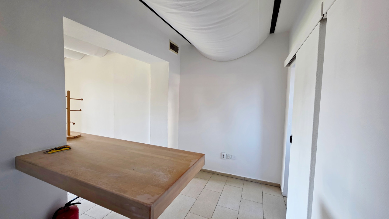 POSLOVNI PROSTOR |28m2|CENTAR |NIKOLE TESLA 6