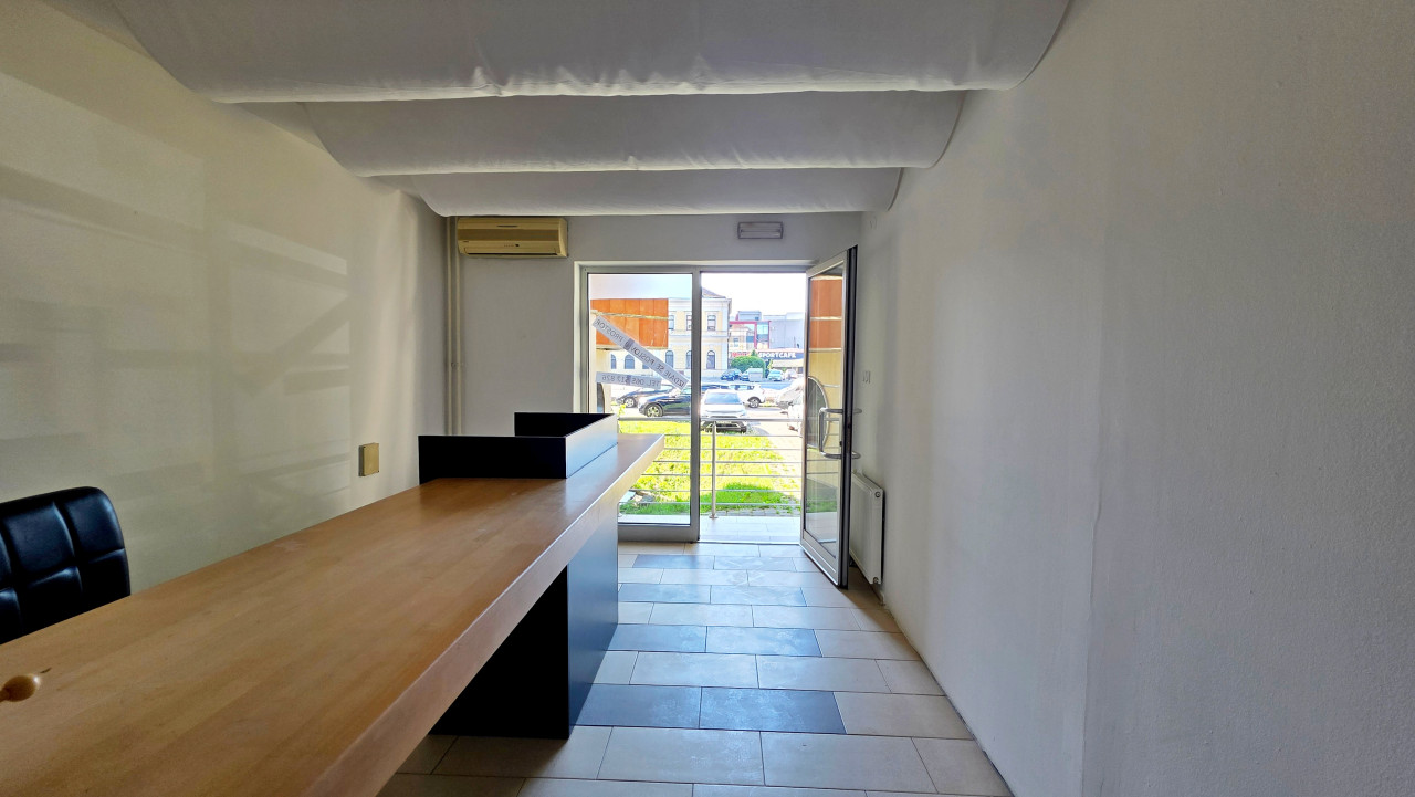 POSLOVNI PROSTOR |28m2|CENTAR |NIKOLE TESLA 7