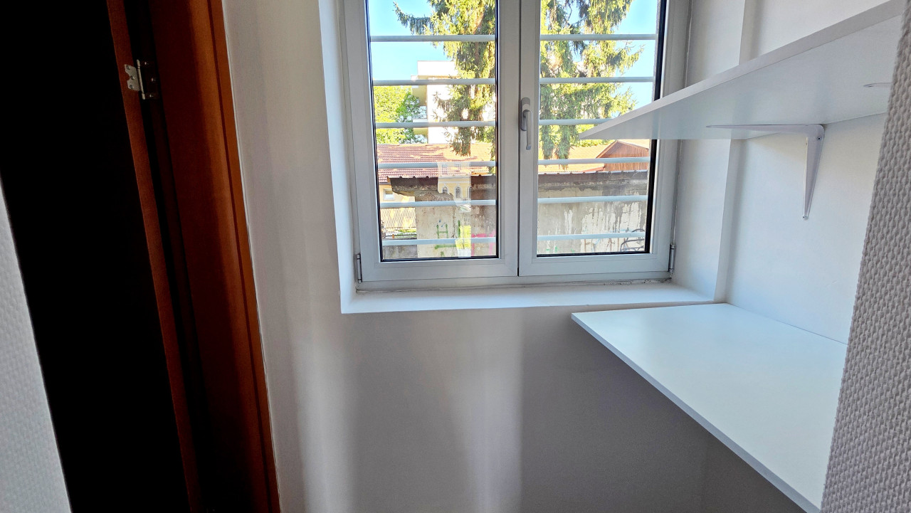POSLOVNI PROSTOR |28m2|CENTAR |NIKOLE TESLA 12