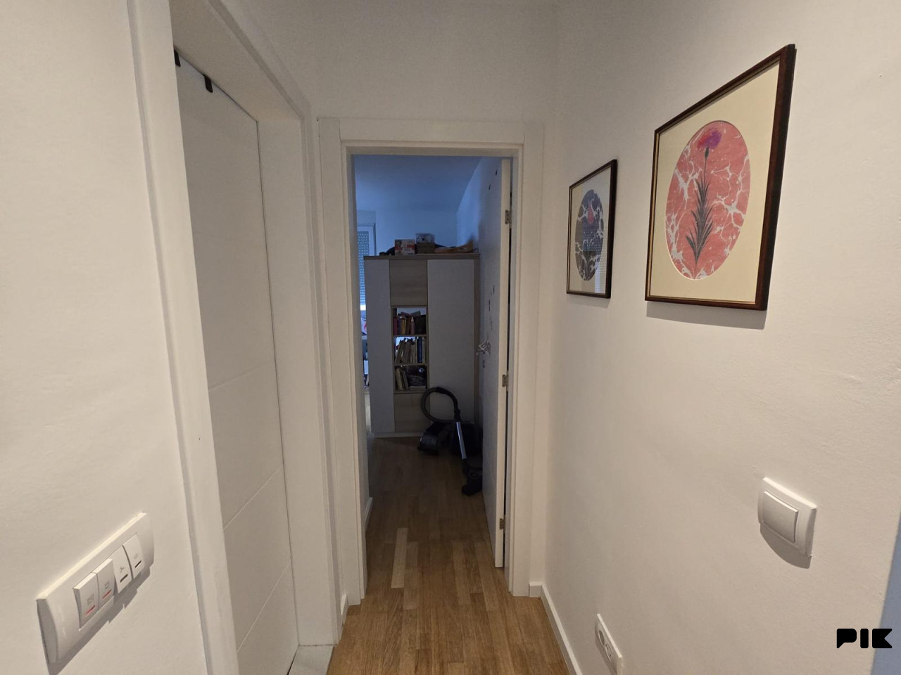 Luksuzan, opremljen penthouse na Dobrinji, s velikom terasom 9