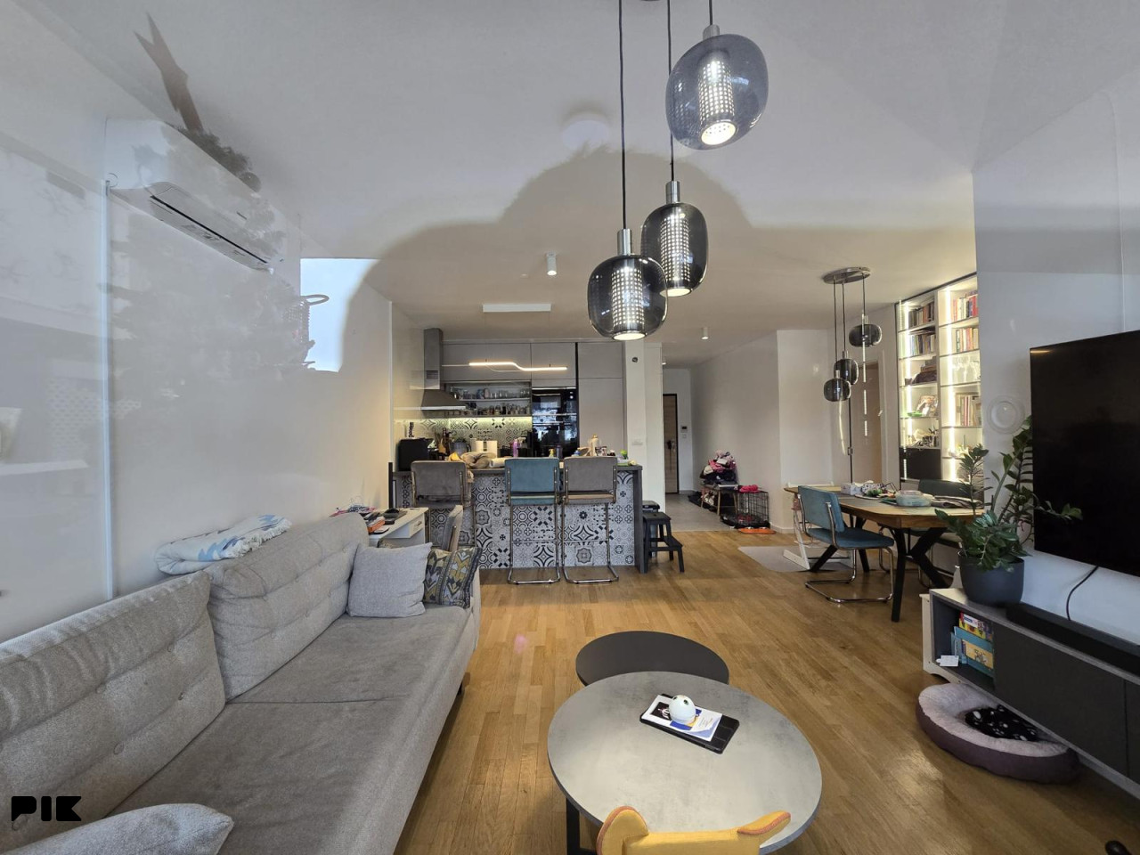 Luksuzan, opremljen penthouse na Dobrinji, s velikom terasom 5
