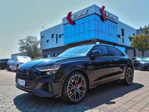 Audi Q8 55 TFSI Quattro Black S-Line LUFTFEDERUNG MATRIX 340 KS
