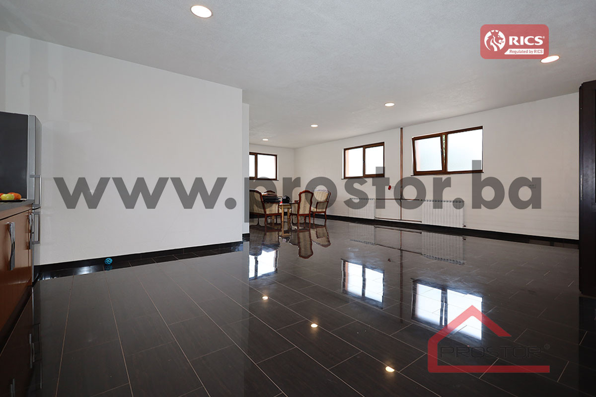 PROSTOR izdaje: Poslovni prostor, 110m2, Stup 2