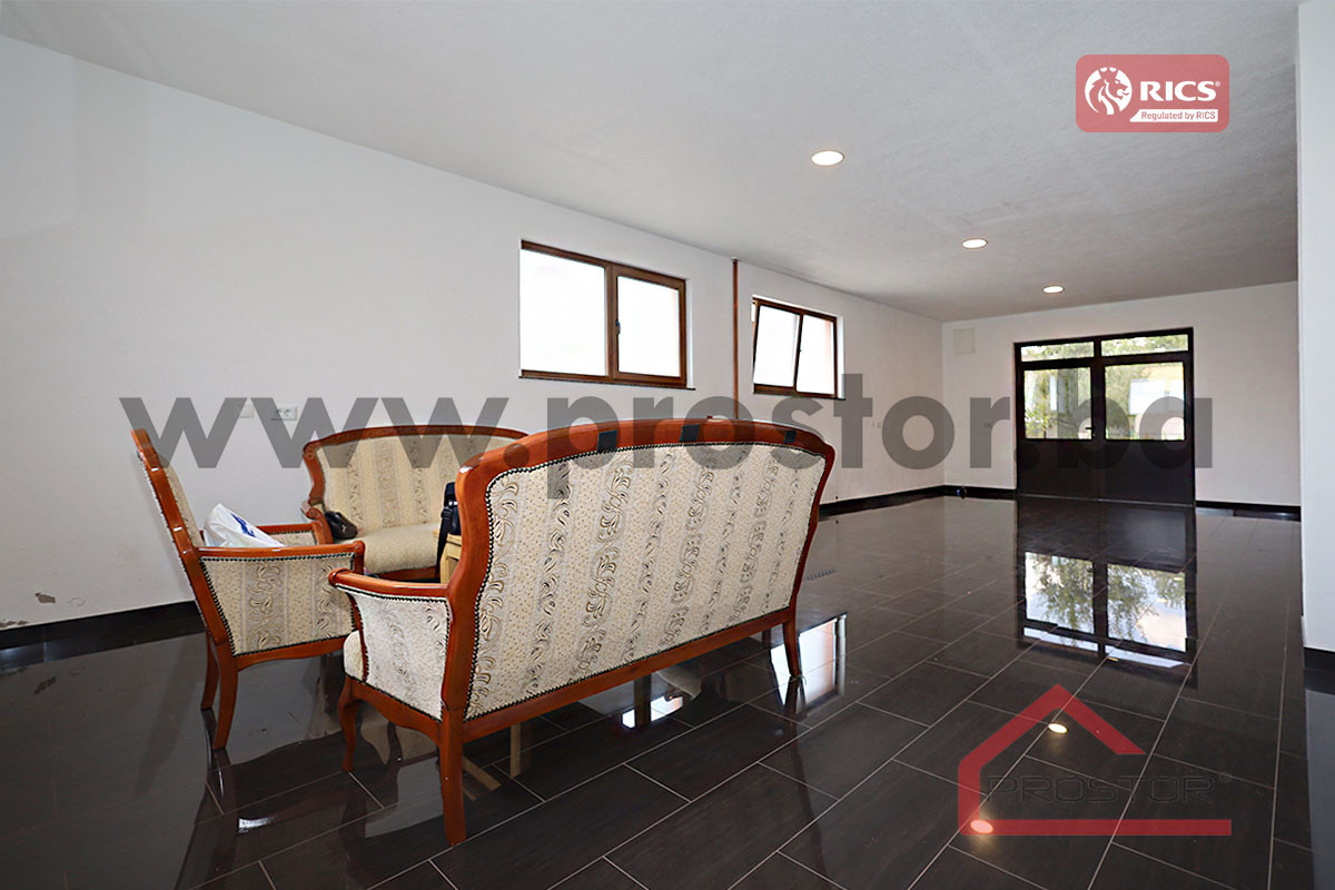 PROSTOR izdaje: Poslovni prostor, 110m2, Stup 3