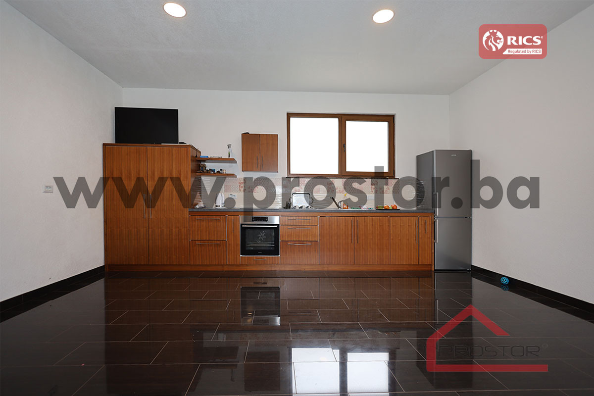 PROSTOR izdaje: Poslovni prostor, 110m2, Stup 4