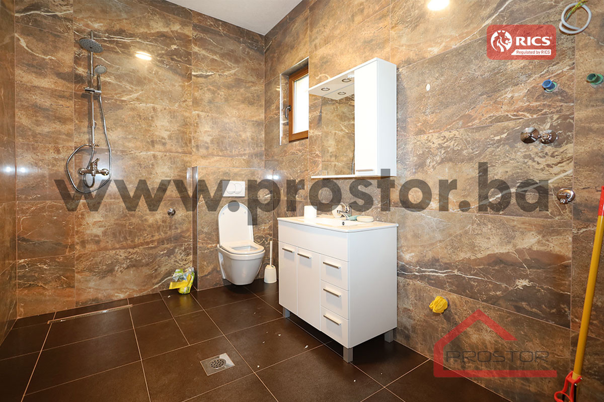 PROSTOR izdaje: Poslovni prostor, 110m2, Stup 6