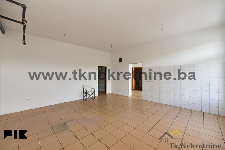 SOLINA - Poslovni prostor površine 100 m2, pored Osnovne škole 6