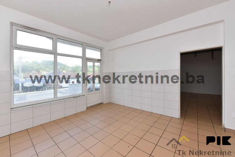SOLINA - Poslovni prostor površine 100 m2, pored Osnovne škole 8
