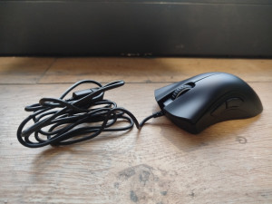 Razer DeathAdder Essential Vrhunski Gaming Miš Ergonomski Dizajn