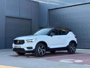 Volvo XC 40 2.0 D4 190ks AWD Automatik  Pano Kamera R-Design XC40