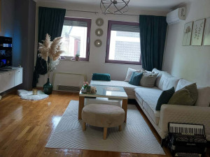 Dvosoban namješten stan Žepče 60 m2 + balkon i ostava 12 m2