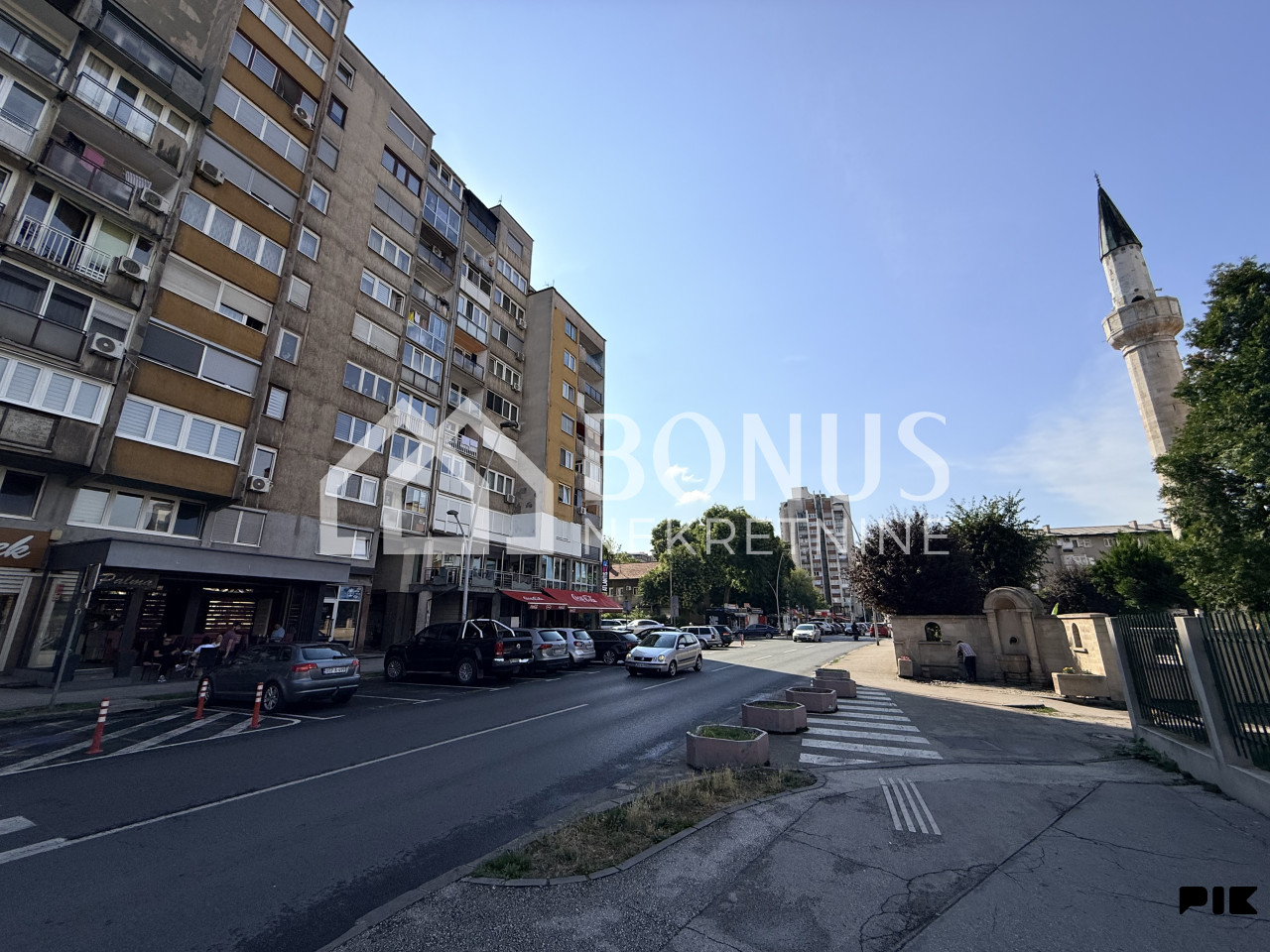NAJAM: Garsonjera u centru grada 28 m2, Londža