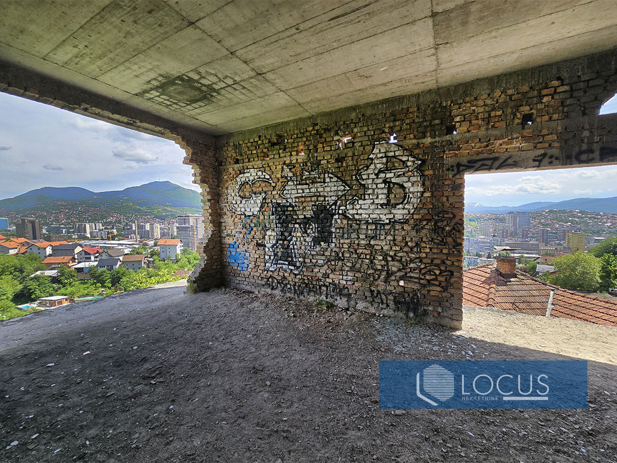 LOCUS: Kuća u izgradnji, Pofalići 8