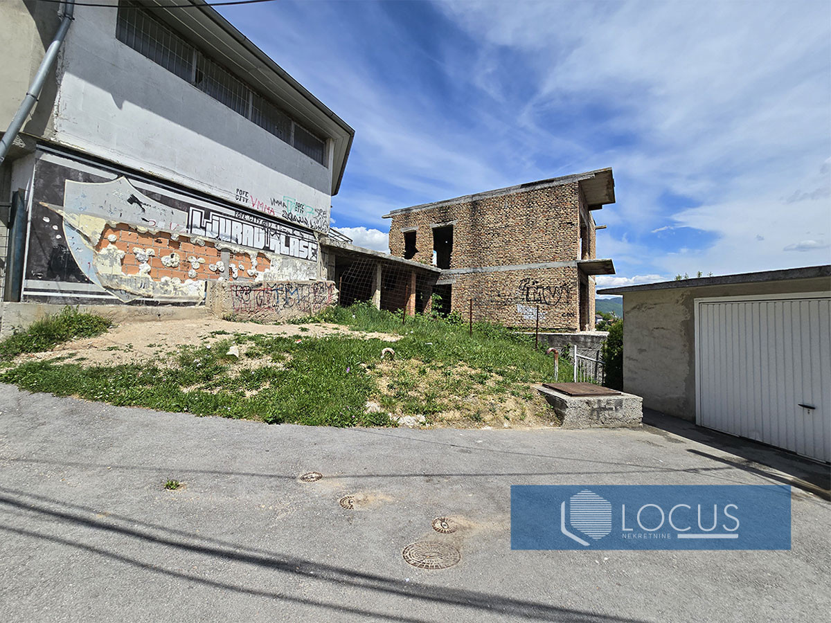 LOCUS: Kuća u izgradnji, Pofalići 13