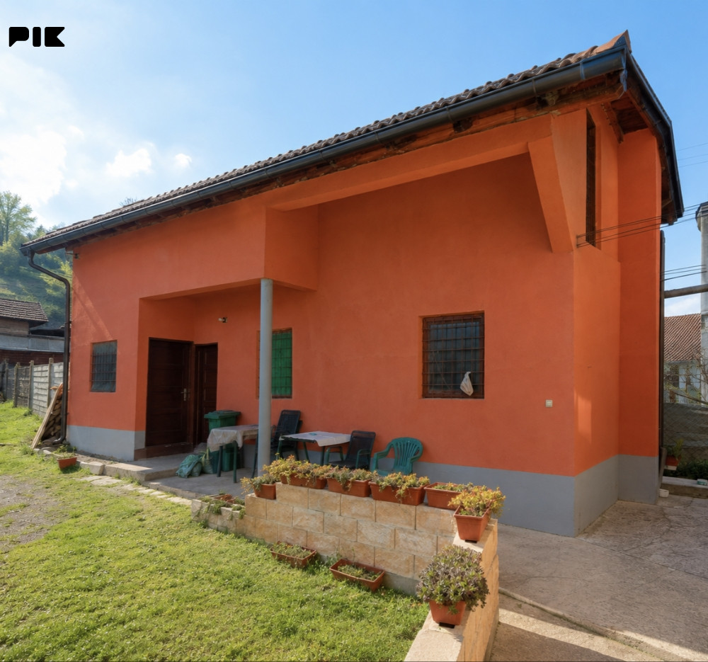 Kuća Turija (Lukavac) - 180 m2 + 60 m2 poslovni prostor 4
