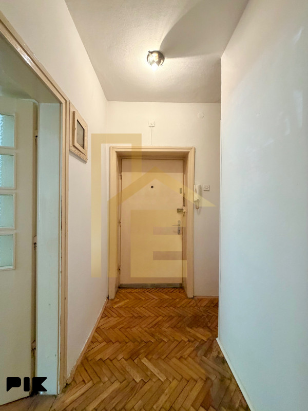 Iznajmljujemo kancelarijski prostor u Centru grada 17