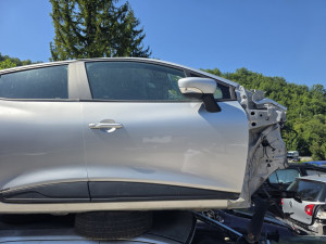 Vrata prednja desna clio 4