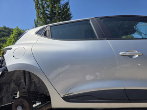 Vrata zadnja desna clio 4
