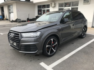 Audi Q7 4M 2018. SLine DIJELOVI djelovi 7 Sjedišta