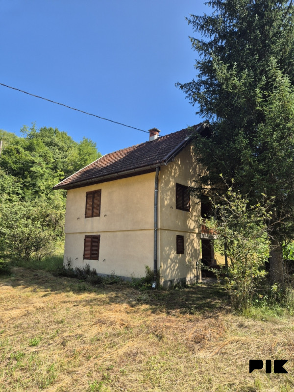 Vikend kuća sa okućnicom, Kreševo 3