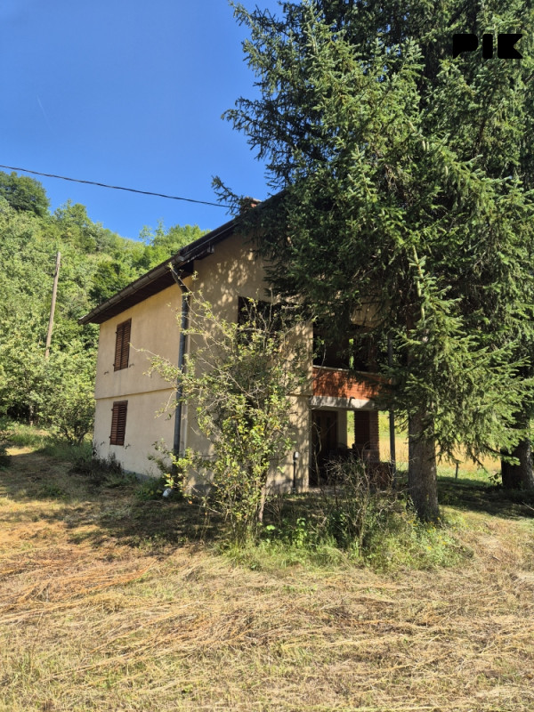 Vikend kuća sa okućnicom, Kreševo 2