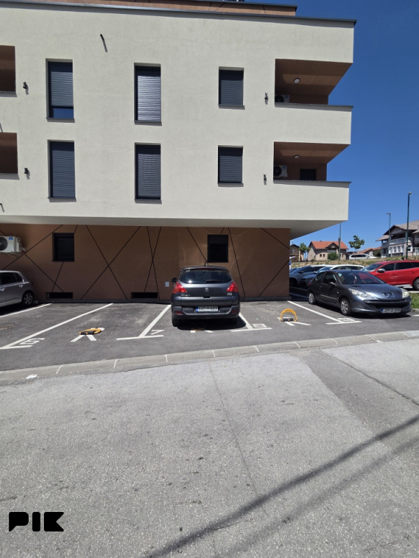 Parking mjesto | garaža Dobrinja 8