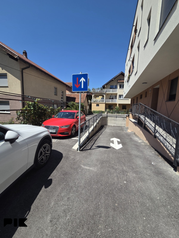 Parking mjesto | garaža Dobrinja 9
