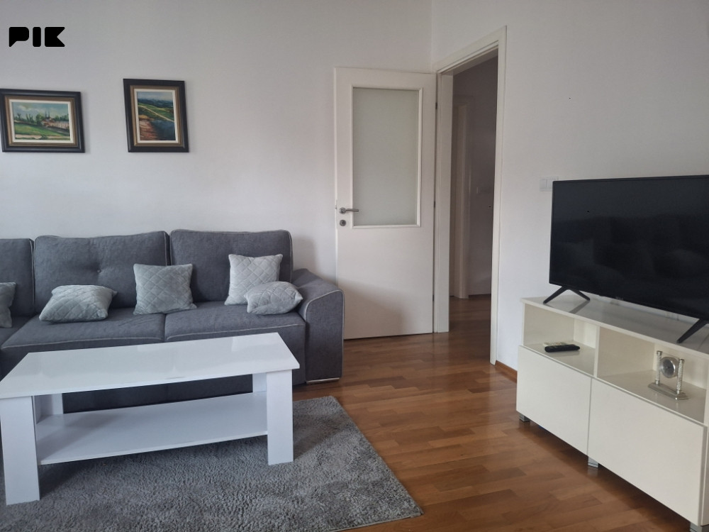 Dvosoban stan centar Banja Luka