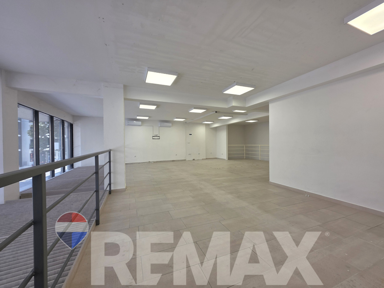 Poslovni prostor u centru | 175 m2 | 2 etaže | 4 parking mjesta 3