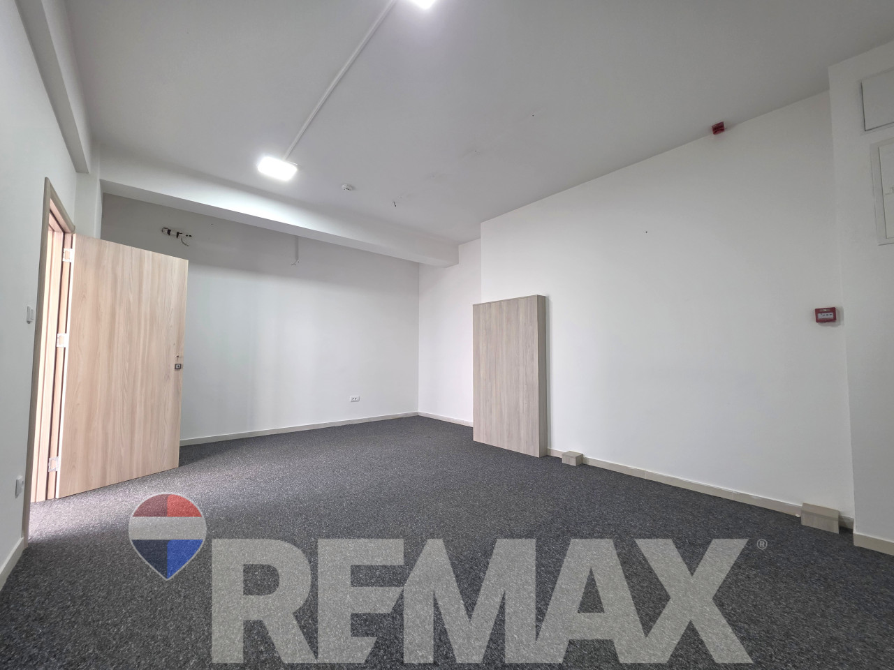 Poslovni prostor u centru | 175 m2 | 2 etaže | 4 parking mjesta 4