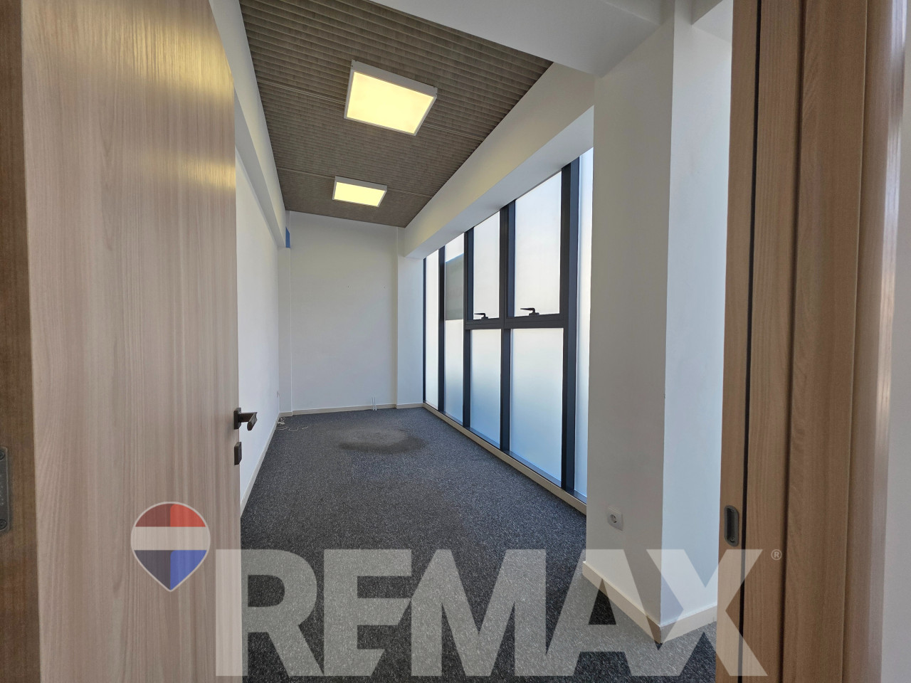 Poslovni prostor u centru | 175 m2 | 2 etaže | 4 parking mjesta 5