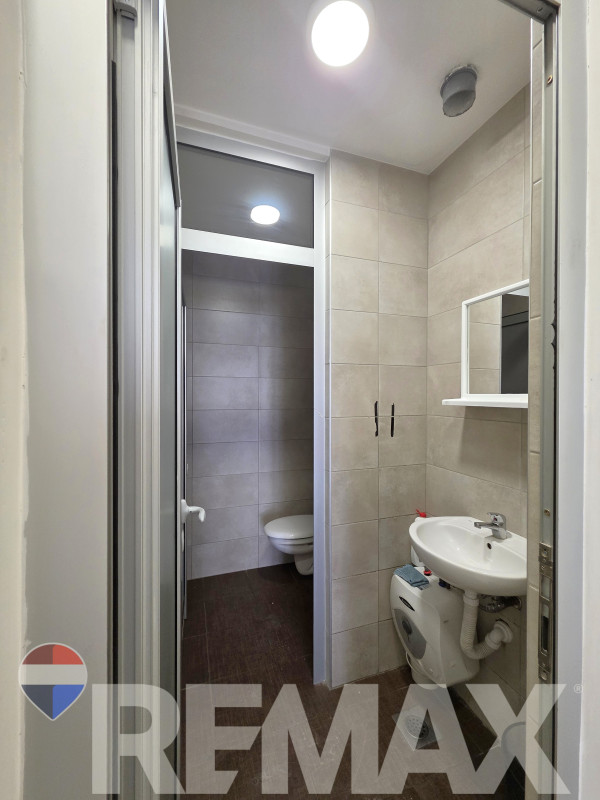Poslovni prostor u centru | 175 m2 | 2 etaže | 4 parking mjesta 9