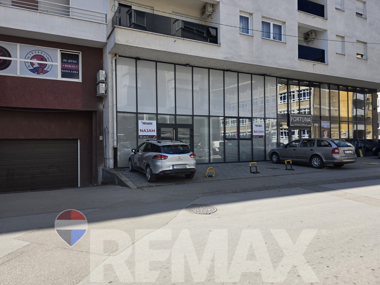 Poslovni prostor u centru | 175 m2 | 2 etaže | 4 parking mjesta 15