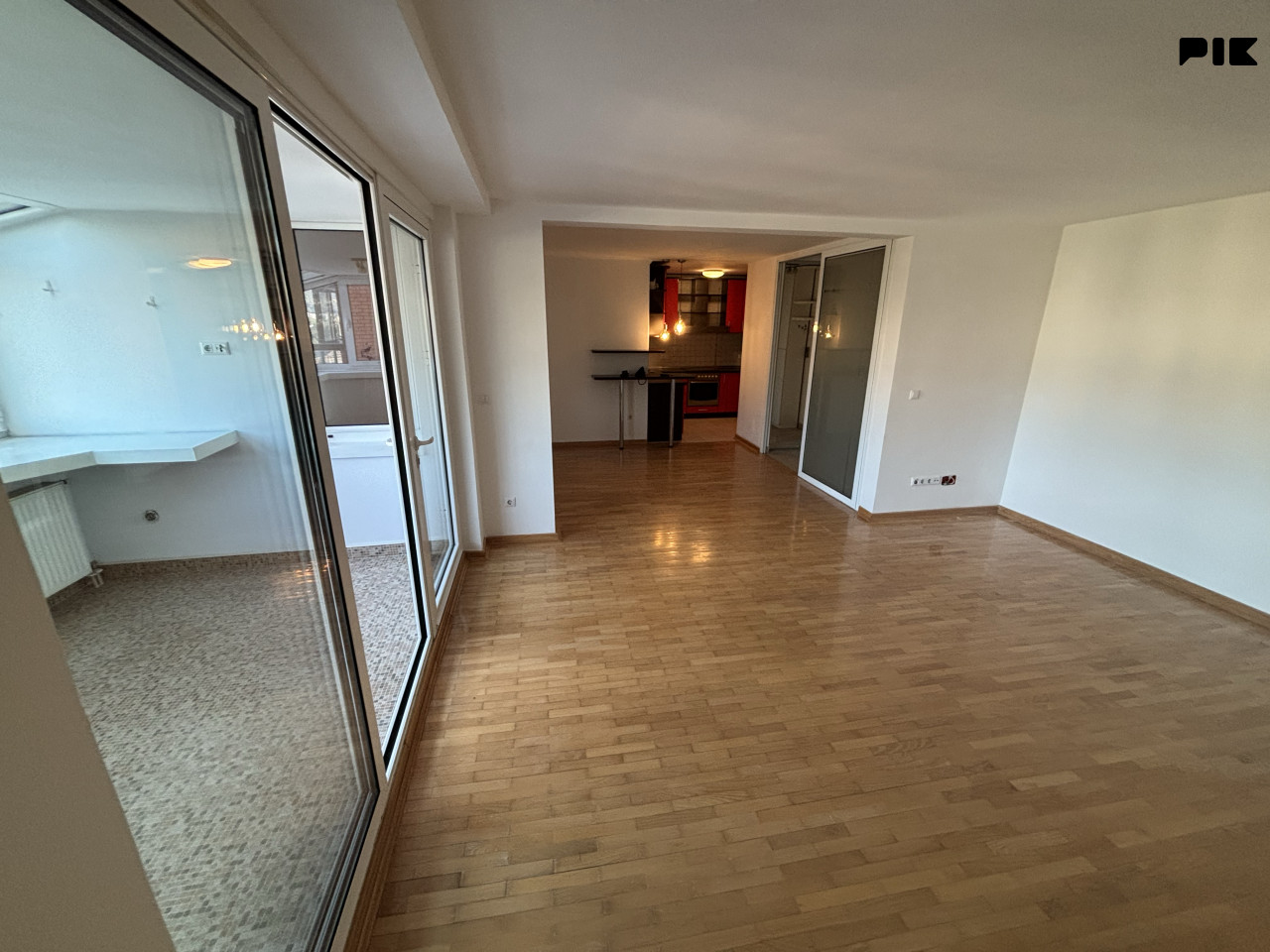 Trosoban stan sa terasom, Ciglane - Centar 86m2 2