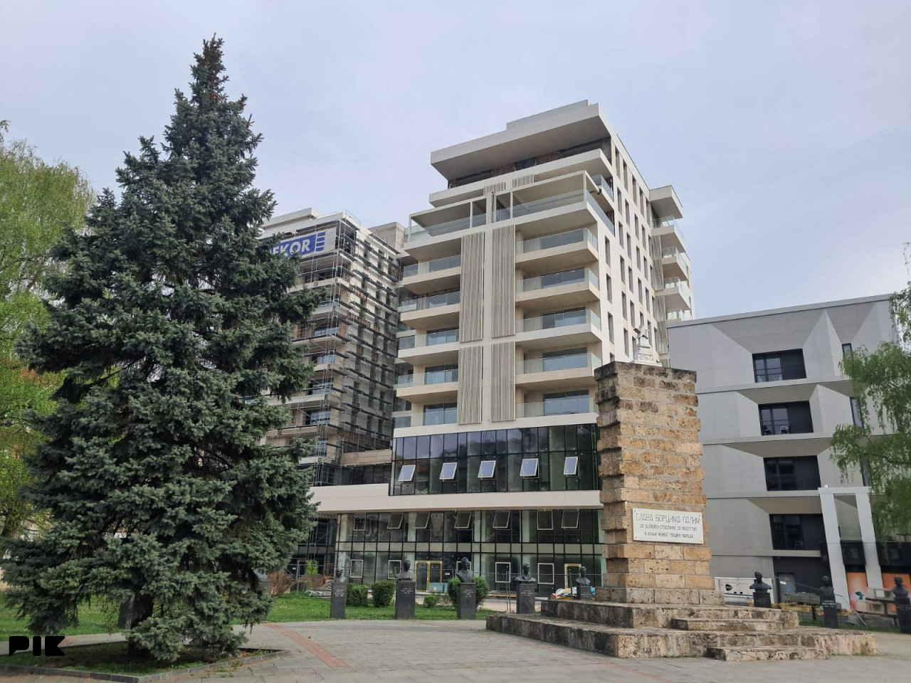 USKORO USELJIV - četverosoban stan 127m2 - Bijeli dvor