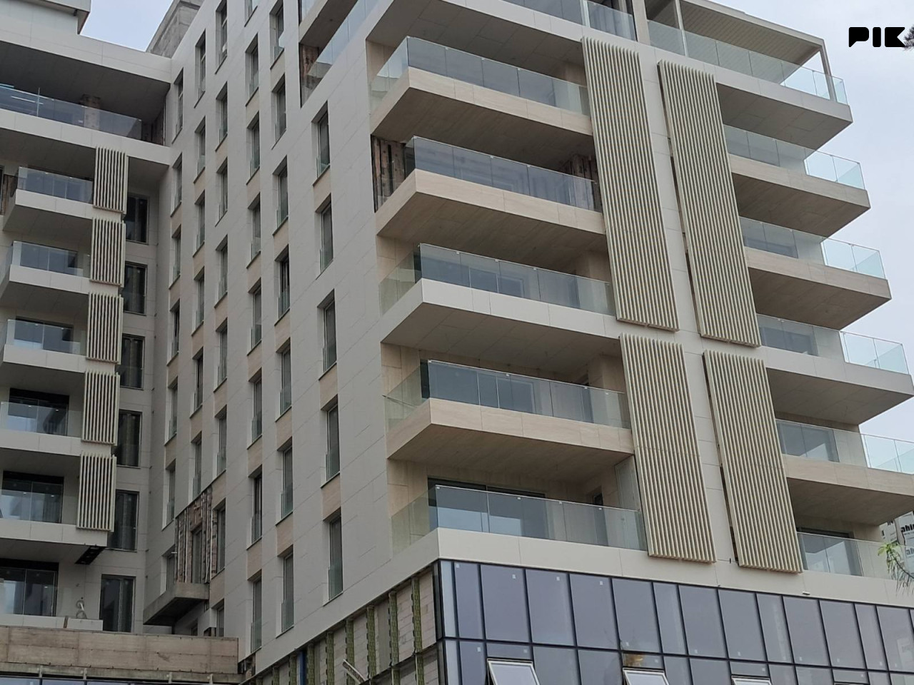 USKORO USELJIV - četverosoban stan 127m2 - Bijeli dvor 2