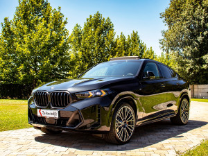 BMW X6 xDrive 30d M-Sportpaket LASER Luftfederung Panorama 286 KS