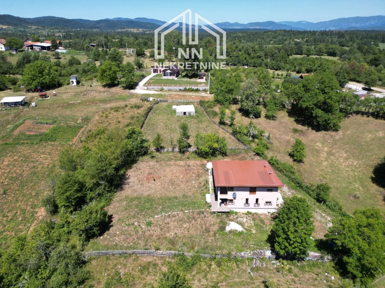 NN Nekretnine : Luksuzna kuća - Nišići photo 3