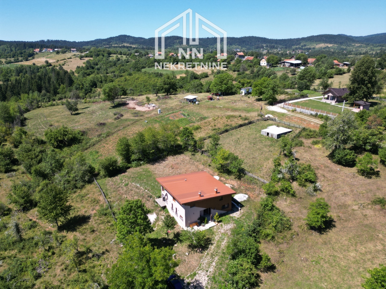 NN Nekretnine : Luksuzna kuća - Nišići photo 4