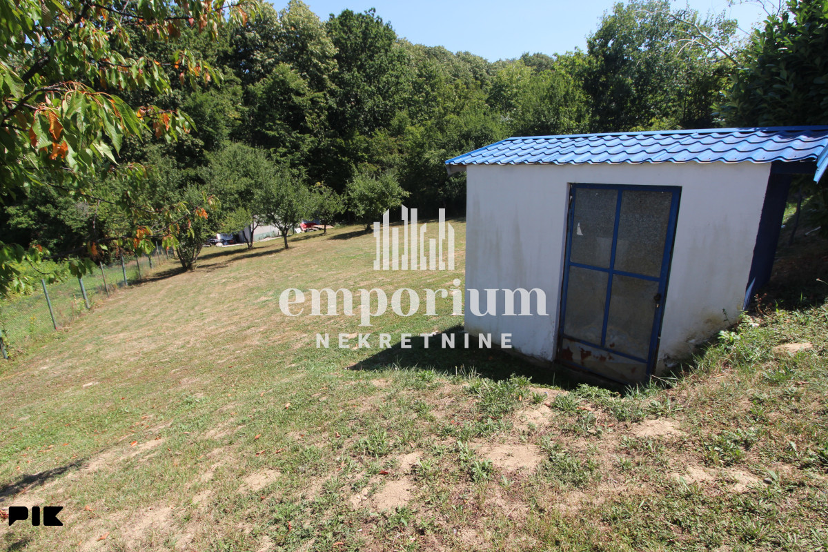 Vila sa bazenom i uređenim dvorištem, površine 85 m2 ID: 2768/BN 9