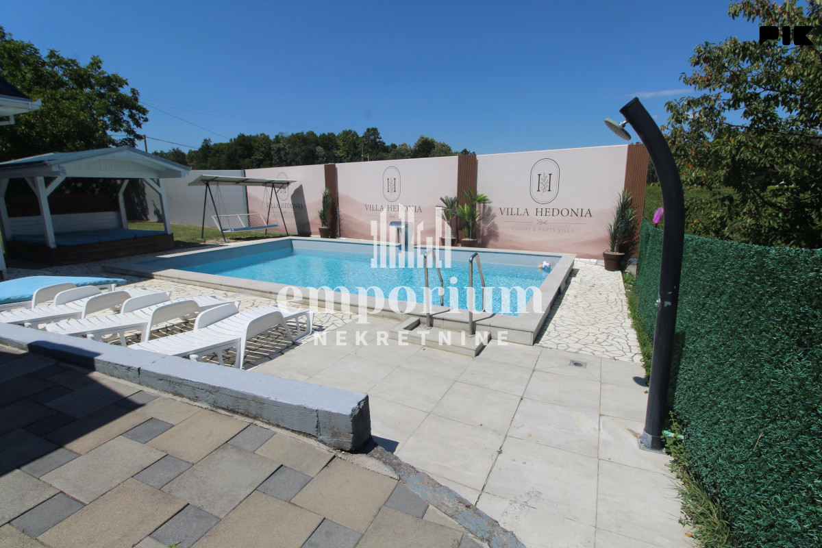 Vila sa bazenom i uređenim dvorištem, površine 85 m2 ID: 2768/BN 5